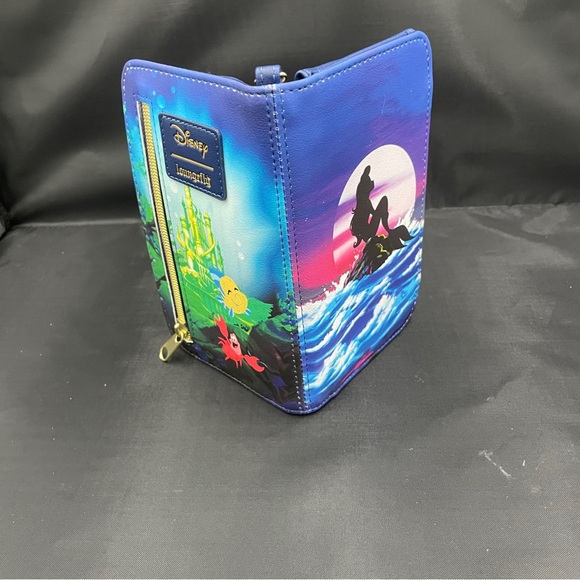 Loungefly Little Mermaid Backpack with matching Wristlet - Picture 8 of 9